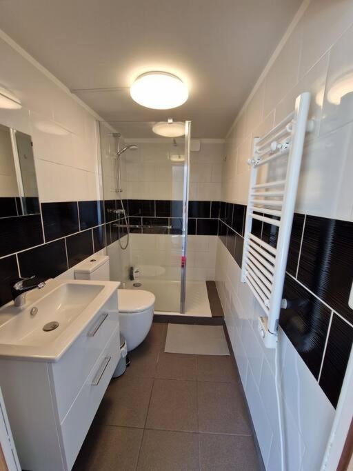 Appartement 2 Pieces Renove Avec Acces Piscine Peymeinade Bagian luar foto